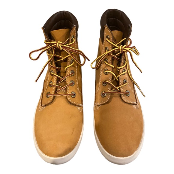 Timberland Shoes - Timberland women’s leather sneaker boot, size 7.5, tan